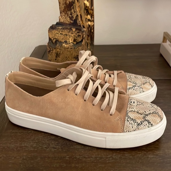 Suede tennis shoes - Picture 2 of 7